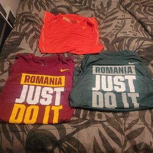Nike 'Romania Just Do It' Tees - Maroon, Green.